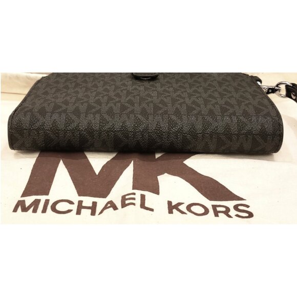 MICHAEL KORS Multi-Compartment Black Wristlet - Picture 9 of 12